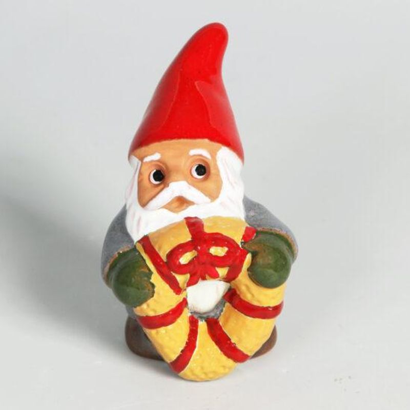 Nisse (micro) med Julekrans, 7 cm